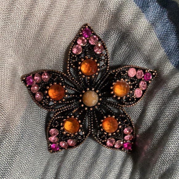 Set of 4 of brooches 3 flower brooches and 1 butterfly with beautiful stones - Picture 3 of 5